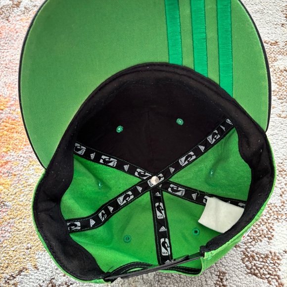 Boston Celtics Adidas Snapback Hat – NBA Green Black Cap 2010 Vintage Style - Picture 10 of 10